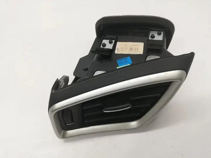 Nissan Qashqai (2013 - 2017) 687614EA0A Воздушная решетка панели — фото 1