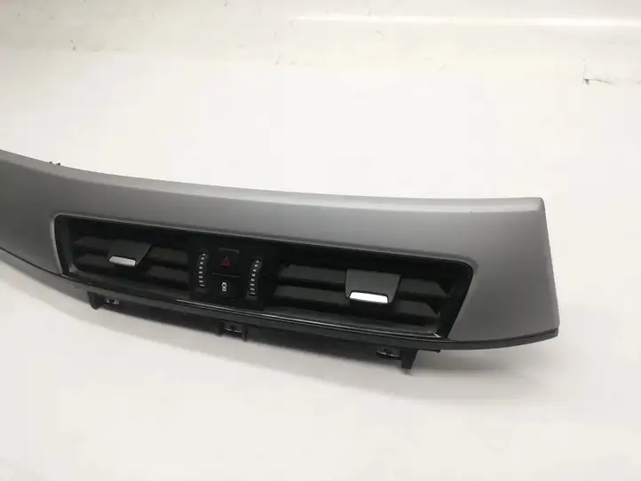BMW X1 F48 F49 (2015 - 2022) 9332456 Воздушная решетка панели — фото 2