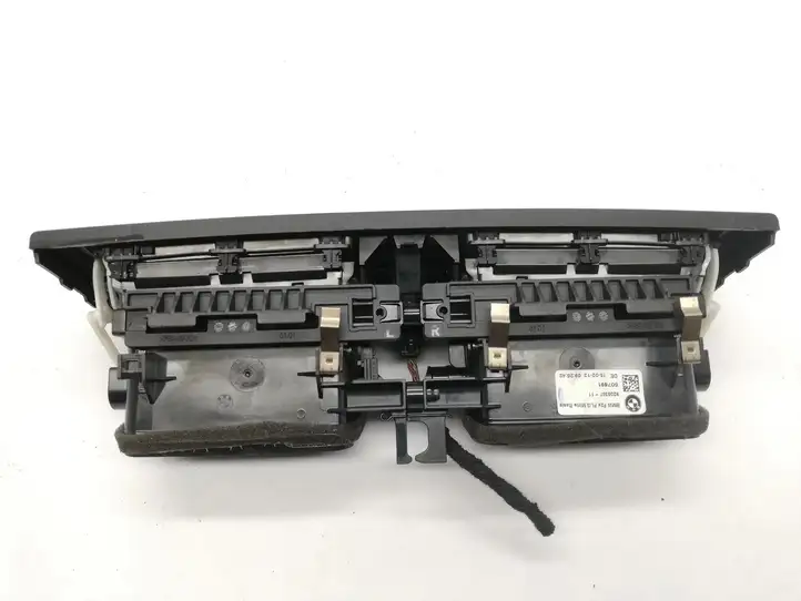 BMW 1 F20 F21 (2011 - 2019) 9205357 Воздушная решетка панели — фото 4
