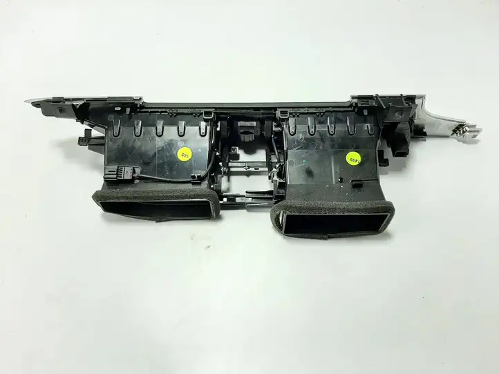 Audi A6 C7 (2011 - 2014) 4G0941509 Воздушная решетка панели — фото 2