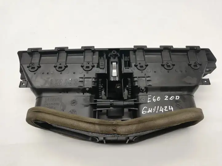 BMW 5 E60 E61 (2004 - 2010)  6910734 Воздушная решётка окна