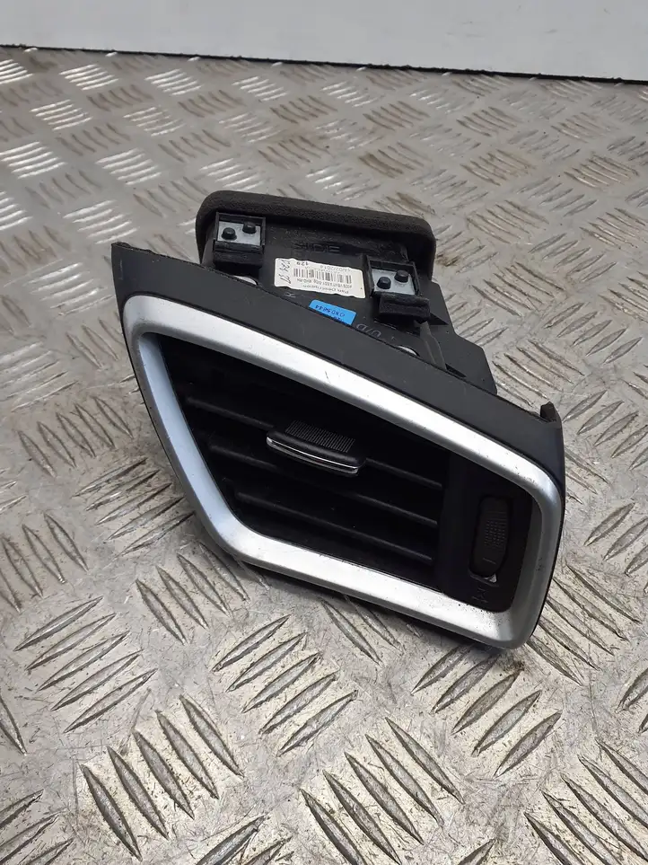 Nissan Qashqai (2013 - 2017) 687604EA0A Боковой воздушный дефлектор — фото 1