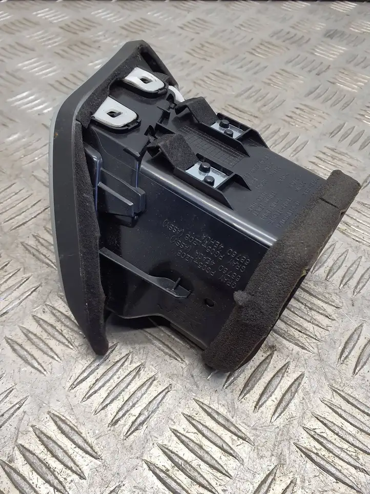 Nissan Qashqai (2013 - 2017) 687604EA0A Боковой воздушный дефлектор — фото 5
