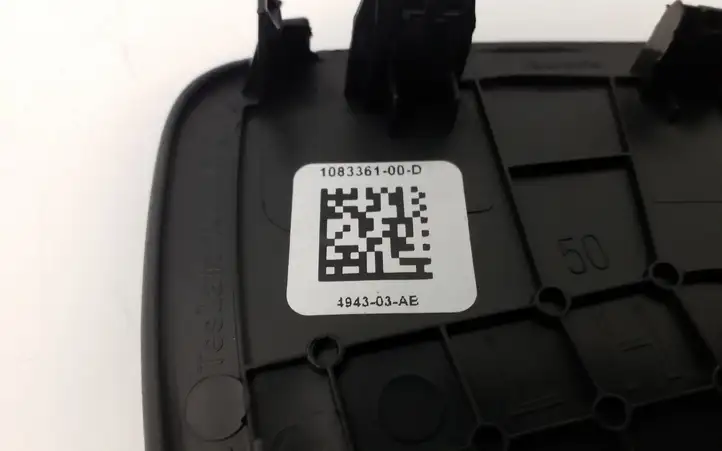 Tesla Model 3 (2017 - 2023) 108336100D Боковая отделка панели приборов — фото 4