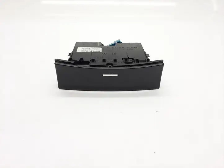 Mercedes-Benz ML W164 (2005 - 2011) A1648100030 Передняя пепельница — фото 2