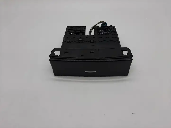 Mercedes-Benz ML W164 (2005 - 2011) A1648100030 Передняя пепельница — фото 3