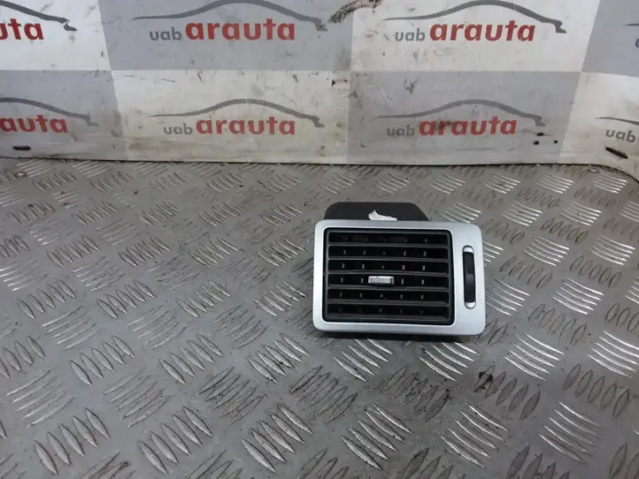 Peugeot 307 CC (2001 - 2005) 9634498977 Боковой воздушный дефлектор — фото 1