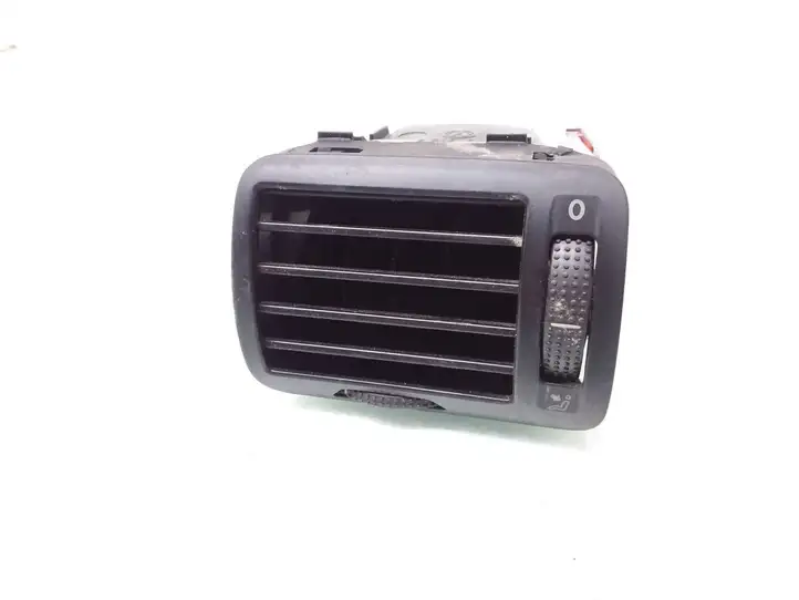 Volkswagen PASSAT B5.5 (2001 - 2005) 3B0819703D Боковой воздушный дефлектор — фото 1