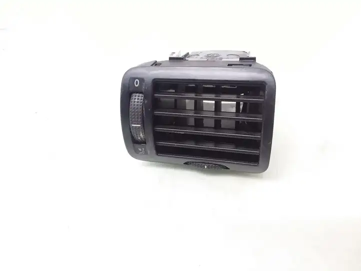 Volkswagen PASSAT B5.5 (2001 - 2005) 3B0819704D Боковой воздушный дефлектор — фото 1