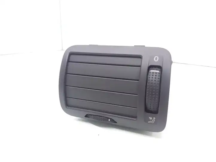 Volkswagen PASSAT B5.5 (2001 - 2005) 3B0819703D Боковой воздушный дефлектор — фото 1
