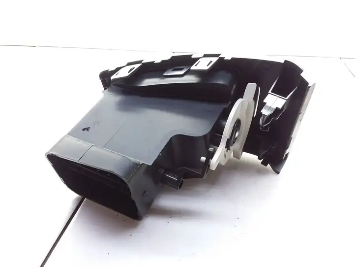 Suzuki Liana (2004 - 2007)  7363059J00 Воздушная решётка окна