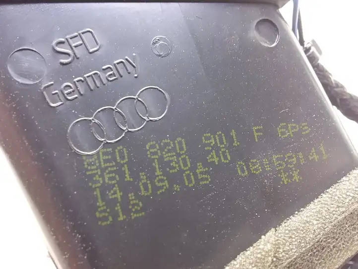 Audi A4 S4 B7 8E 8H (2004 - 2009) 8E0820901F Воздушная решетка панели — фото 5