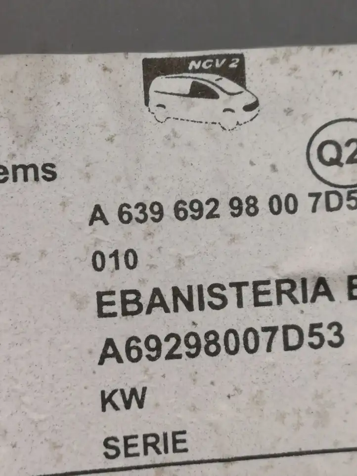 Mercedes-Benz Vito Viano W639 (2003 - 2010) A6396929800 Боковая отделка панели приборов — фото 3