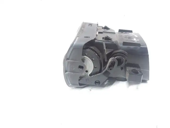 Volkswagen PASSAT B5.5 (2001 - 2005) 3B0819703D Боковой воздушный дефлектор — фото 3