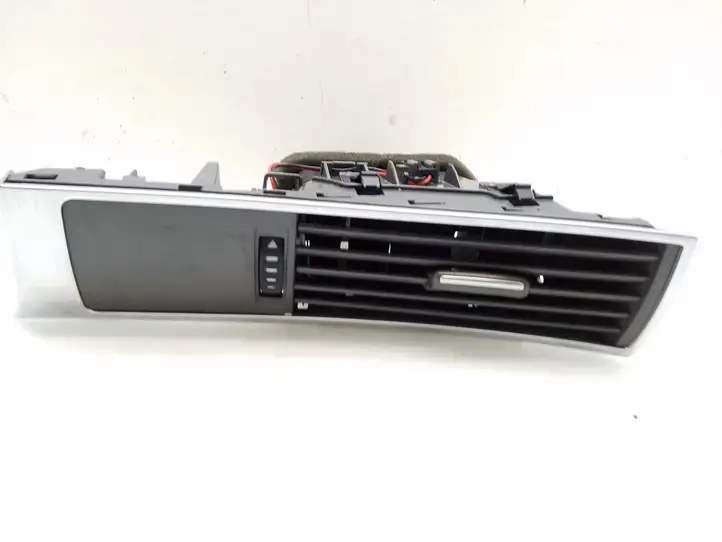 Audi A6 S6 C6 4F (2004 - 2008) 4F1820901C Боковой воздушный дефлектор — фото 1