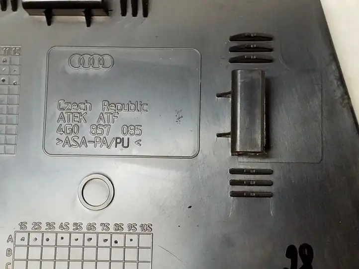 Audi A6 C7 (2011 - 2014) 4G0857065 Боковая отделка панели приборов — фото 3