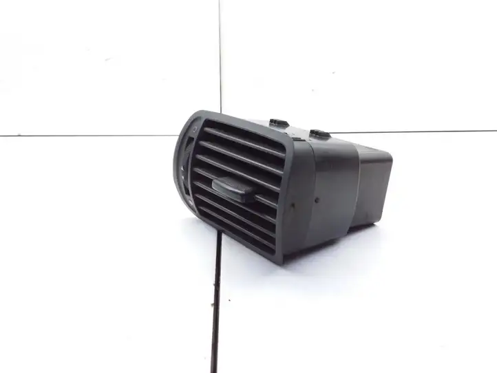 Audi A3/S3 8L (2000 - 2003) 8L0820901 Боковой воздушный дефлектор — фото 1
