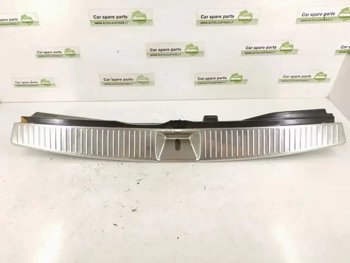 Mercedes-Benz C W204 (2007 - 2014)   Отделка замка