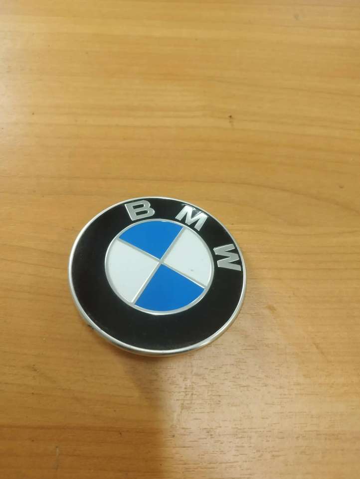 8219237 BMW 3 E90 E91 Priekinių durų emblema/modelio raidės