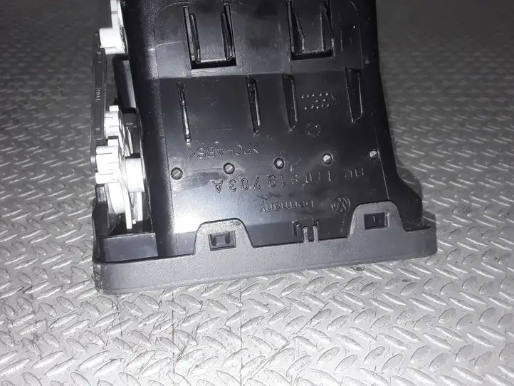Volkswagen Touran I (2003 - 2010) 1T0819703A Боковой воздушный дефлектор — фото 1