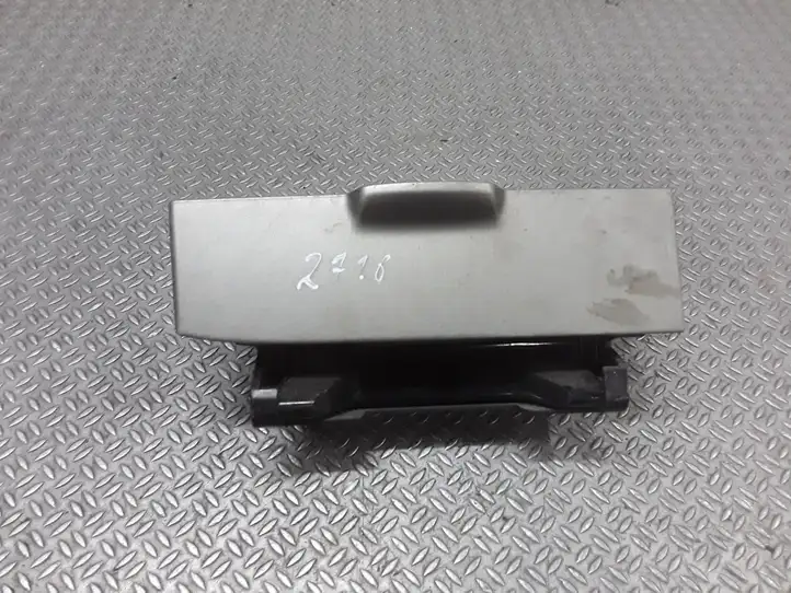 Toyota Corolla Verso E121 (2001 - 2004) 7410413020 Передняя пепельница — фото 1