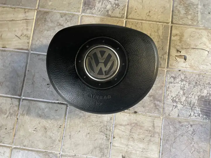 Volkswagen Touran I (2003 - 2010) 6018838 Подушка безопасности руля — фото 1