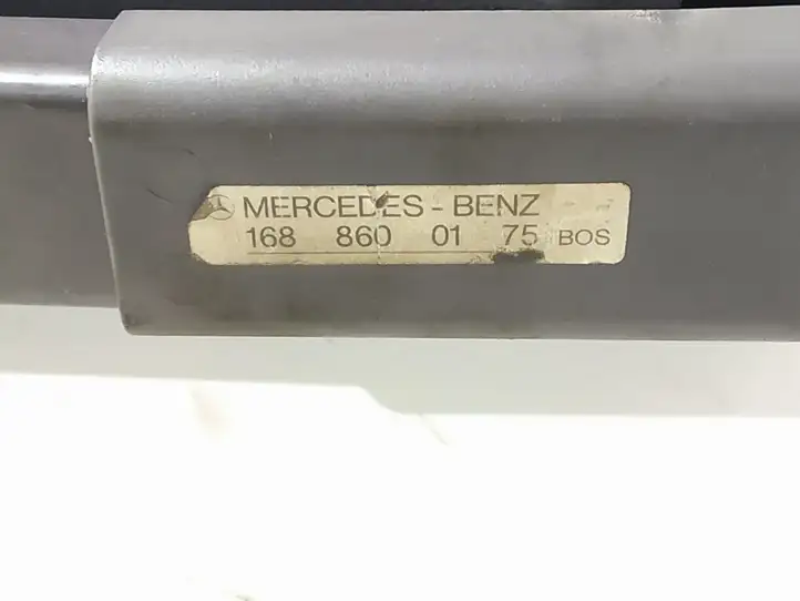 Mercedes-Benz A W168 (1997 - 2004) 1688600175 Шторка — фото 4