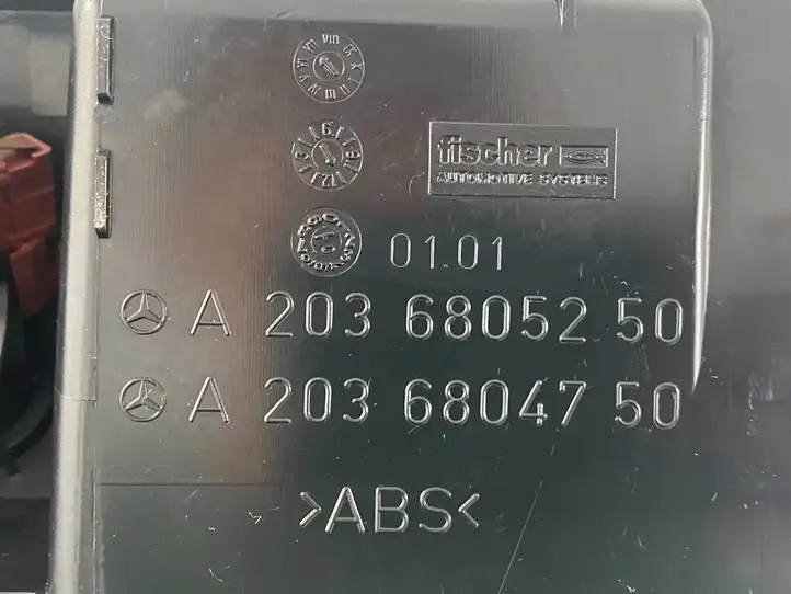 Mercedes-Benz C W203 (2000 - 2007) A2036804750 Передняя пепельница — фото 5