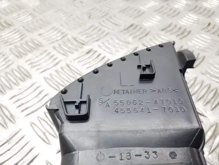 Toyota Prius (XW20) (2003 - 2009) 5506247010 Боковой воздушный дефлектор — фото 3