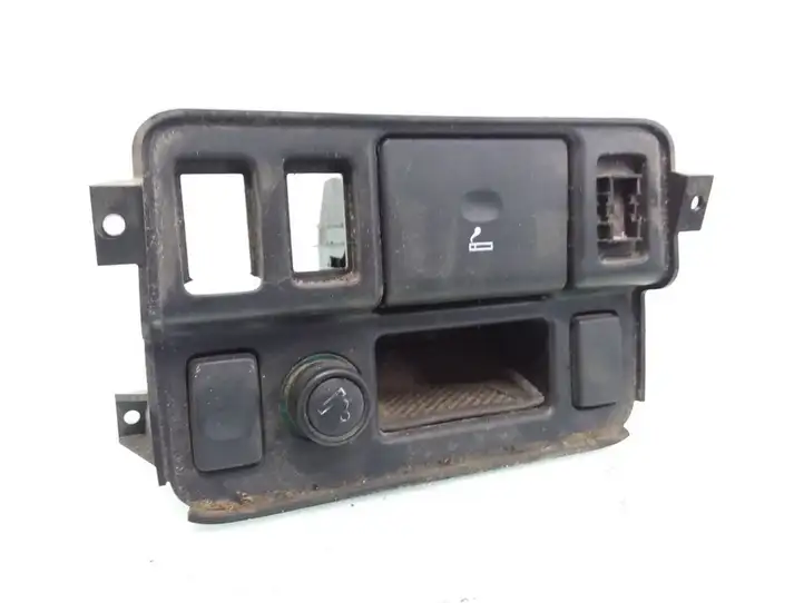 Land Rover Freelander (1997 - 2003) 101330 Передняя пепельница — фото 1