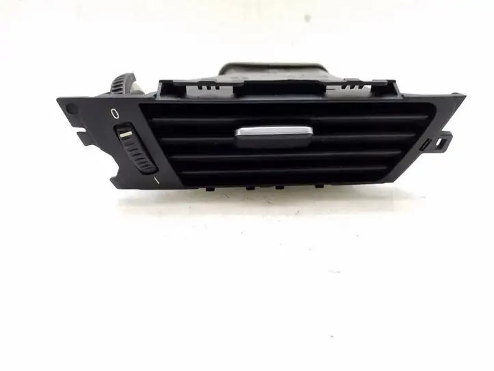 BMW 3 E90 E91 (2005 - 2012) 64229130 Боковой воздушный дефлектор — фото 1