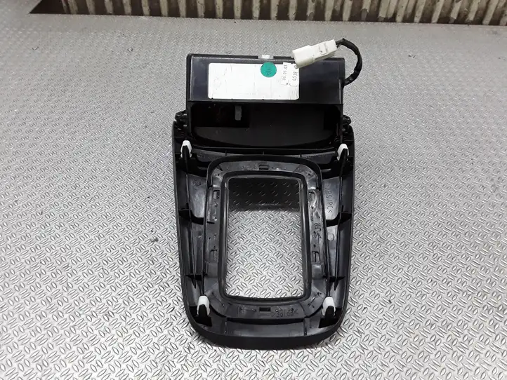 Toyota Avensis T250 (2003 - 2006) Передняя пепельница — фото 3
