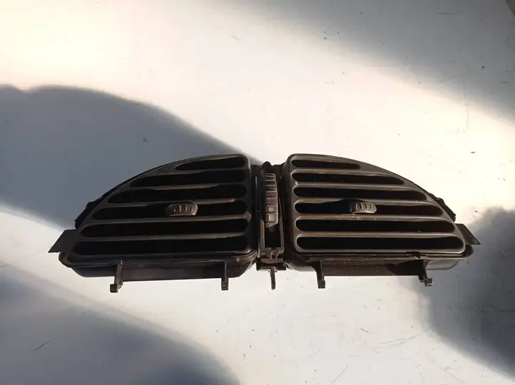 Citroen C5 (2004 - 2008) 963261727a Центральный воздушный дефлектор — фото 1