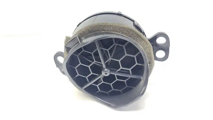Toyota Yaris (2003 - 2005) 556500D050 Центральный воздушный дефлектор — фото 4