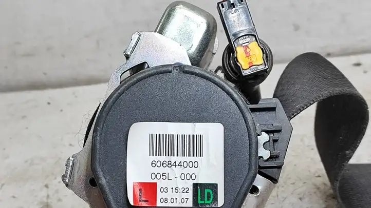 Mitsubishi Colt (2008 - 2012) 606844000 Передний ремень безопасности — фото 3