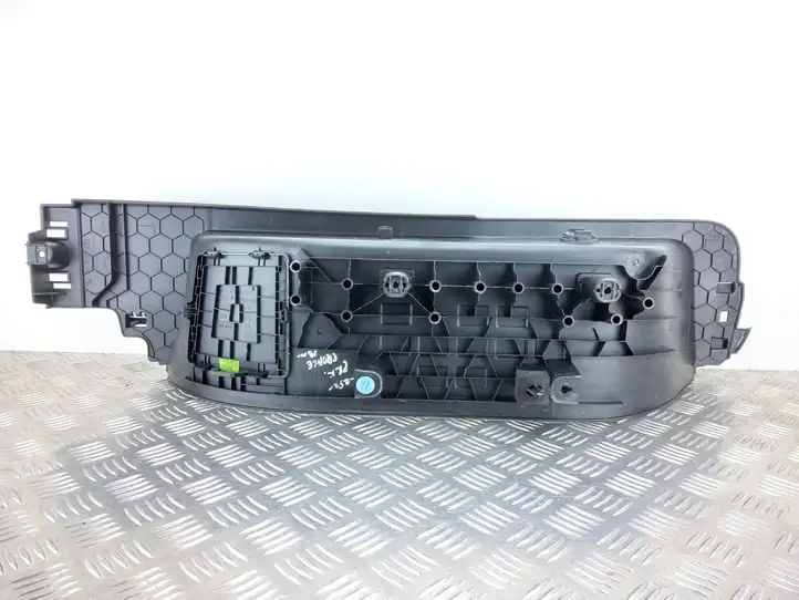 Toyota ProAce City (2016 - ) 98091633ZD Внутренняя отделка переднего порога — фото 4