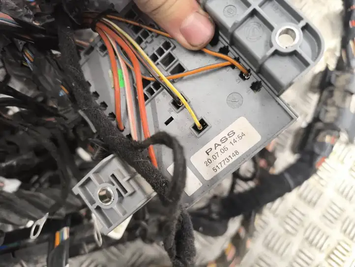 Fiat Croma (2005 - 2011) 00518019370 Прочая электропроводка — фото 3