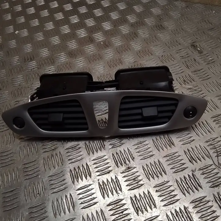 Renault Scenic III - Grand scenic III (2009 - 2016) 682600031r Центральный воздушный дефлектор — фото 1