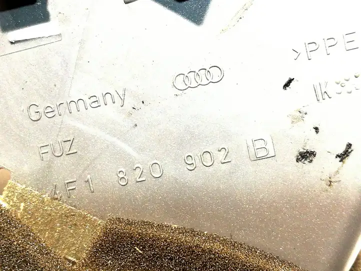 Audi A6 S6 C6 4F (2004 - 2008) 4F1820902B Боковой воздушный дефлектор — фото 2