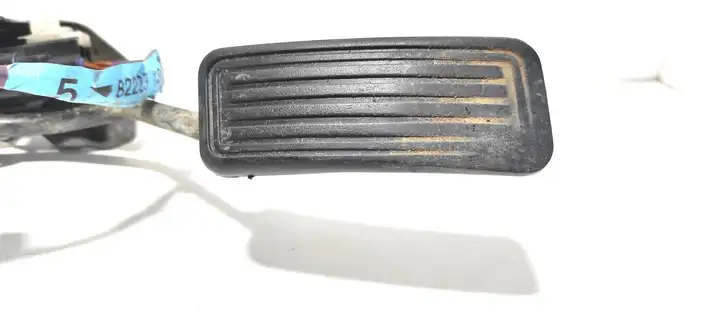Toyota Corolla E120 E130 (2004 - 2007) 8222313080 Педаль акселератора — фото 2