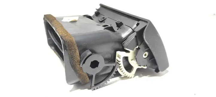 Toyota Corolla E120 E130 (2004 - 2007) Боковой воздушный дефлектор — фото 3