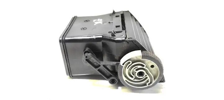 Seat Cordoba (6K) (1999 - 2002) 6K0819703B Боковой воздушный дефлектор — фото 2