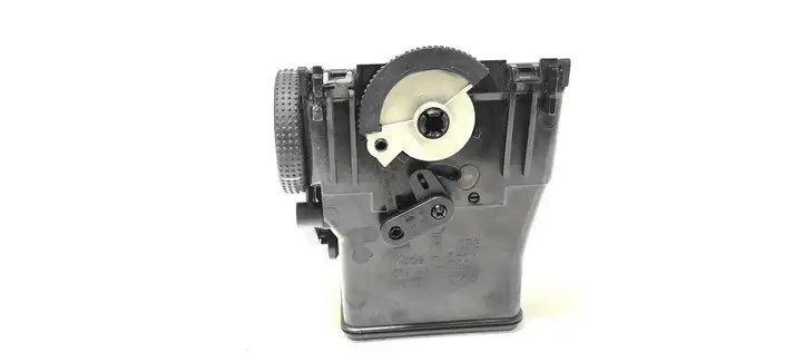 Seat Cordoba (6K) (1999 - 2002) 6K0819703B Боковой воздушный дефлектор — фото 4