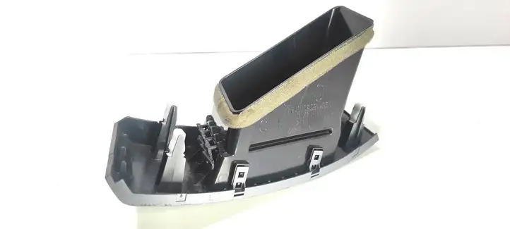 Mitsubishi Outlander (2007 - 2012) 8030A014 Центральный воздушный дефлектор — фото 4