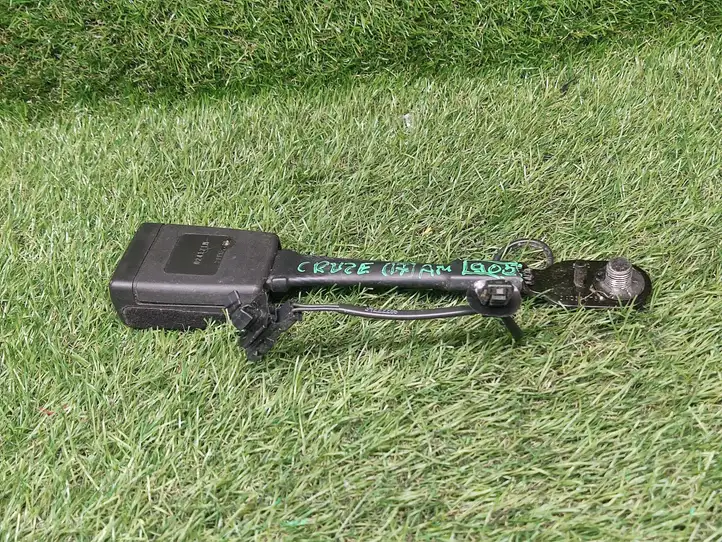 Chevrolet Cruze II (2016 - )  39016994 Замок переднего ремня