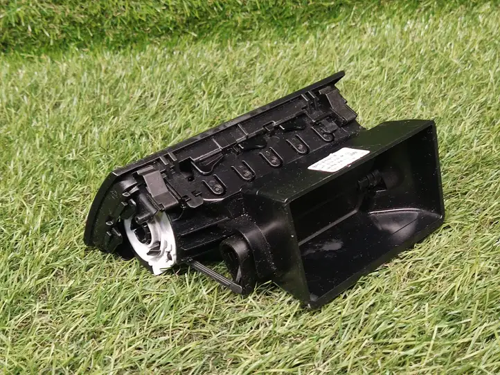Skoda Rapid (NH) (2012 - 2019) 5JA819702A Боковой воздушный дефлектор — фото 3