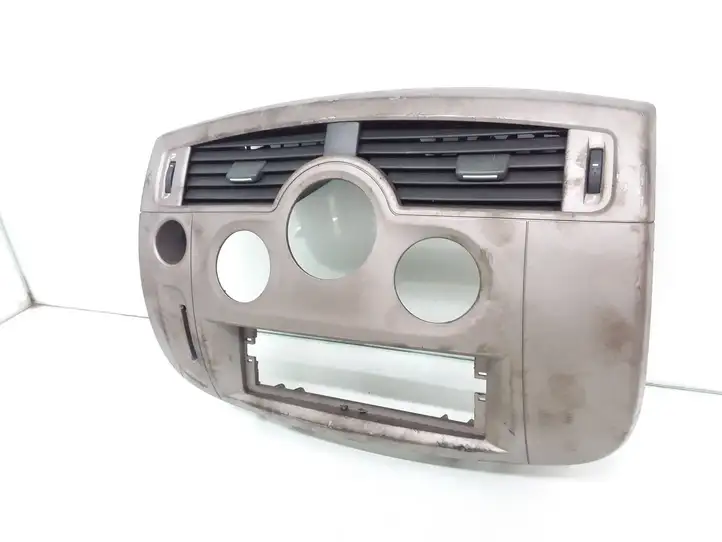 Renault Scenic II - Grand scenic II (2003 - 2006) 8200140713 Центральный воздушный дефлектор — фото 2