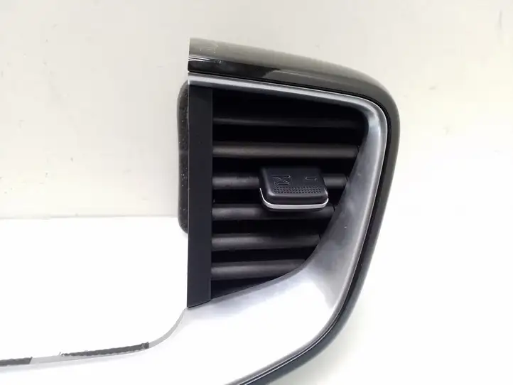 Kia Ceed (2018 - 2021) 84740J7AB Центральный воздушный дефлектор — фото 7