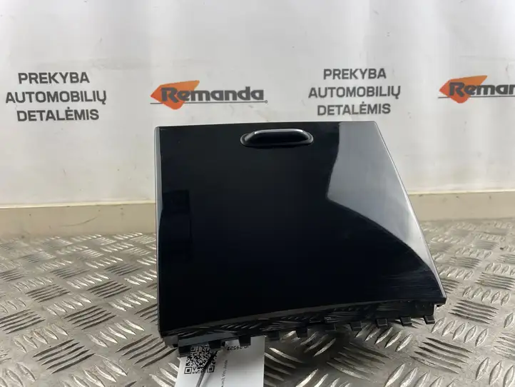Kia Sorento (2014 - 2017) 84680C5000 Вещевой ящик — фото 2