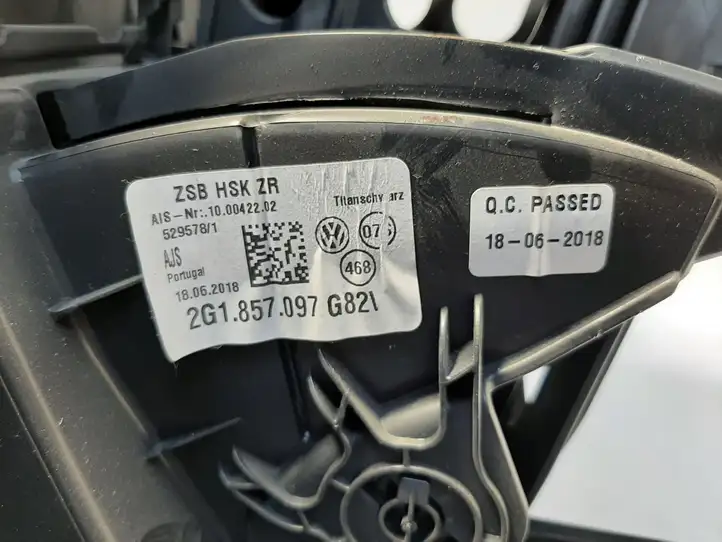 Volkswagen Polo VI (2015 - 2019) 2G1857097 Вещевой ящик — фото 7